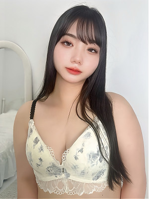 月元史奈